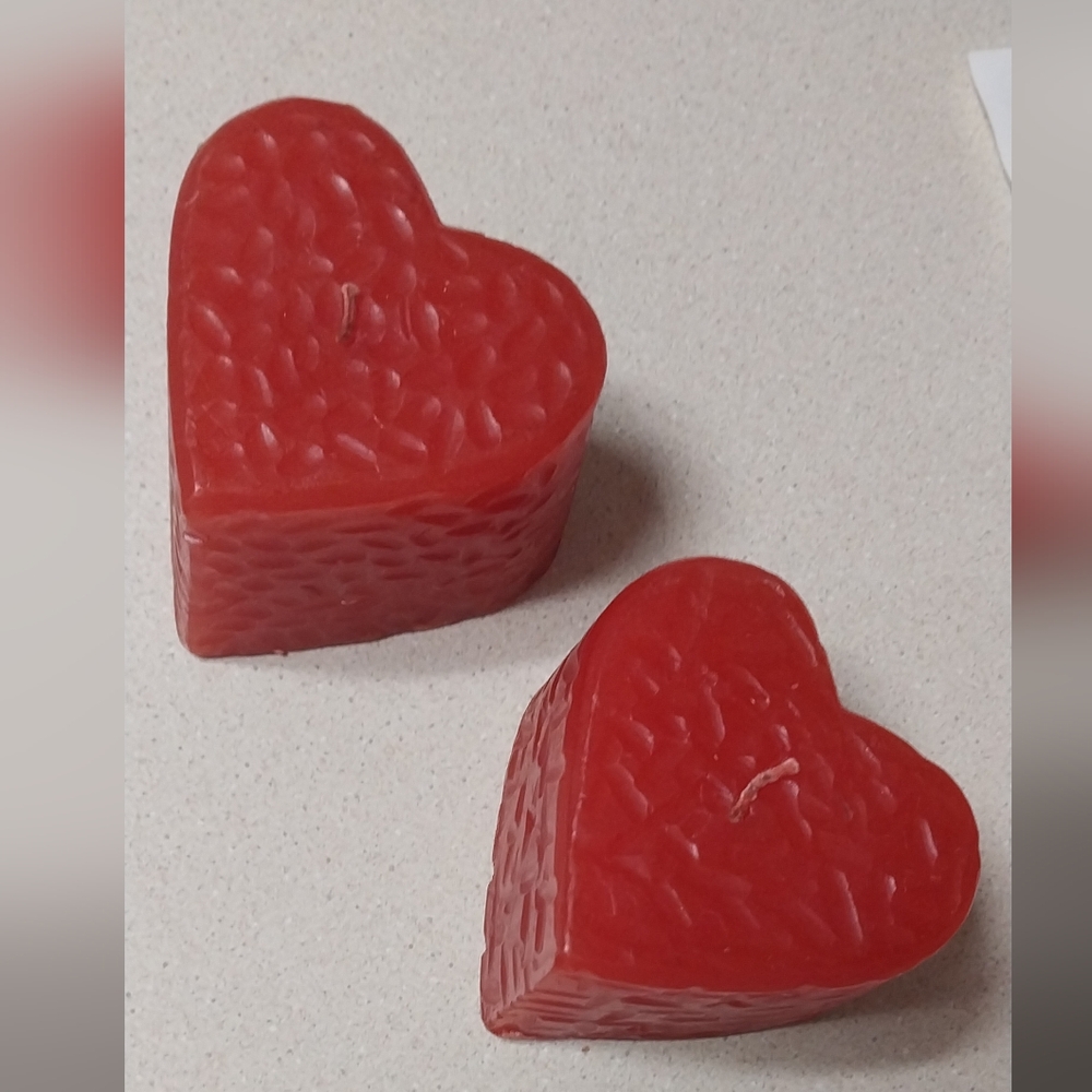 Eddie Bauer Red Heart Shaped Candle Pair